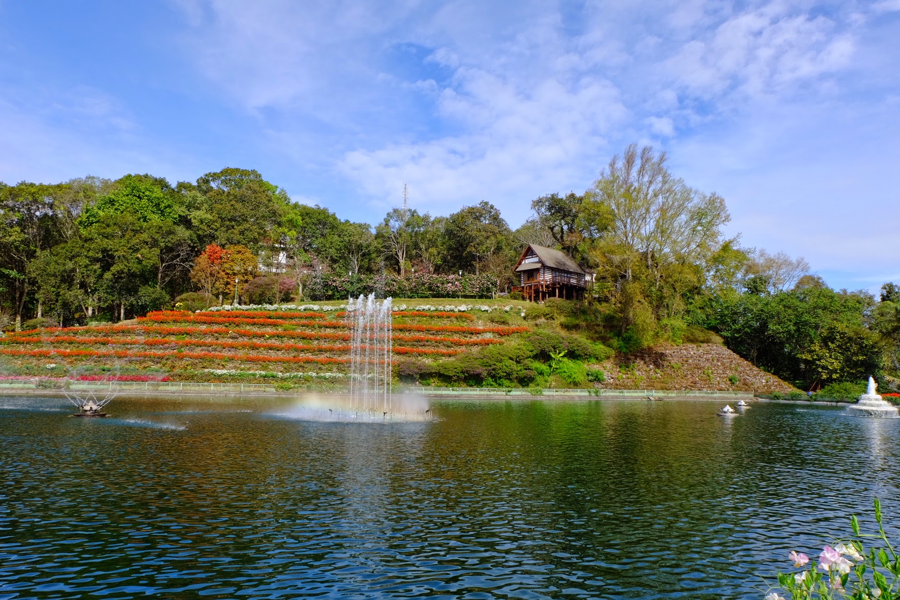 苏雷佛塔（Sule Pagoda · ဆူးလေစေတီတော်）